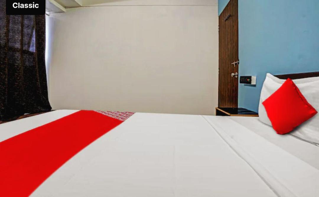 Hotel Welcome, Vip Road Vesu Surat Exterior photo